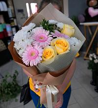 Букет цветов из:  Герберы, Розы и Хризантемы в Нижнем Куранахе