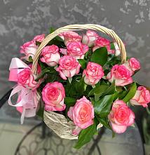 Цветочная композиция из Розы в корзине в Нижнем Куранахе