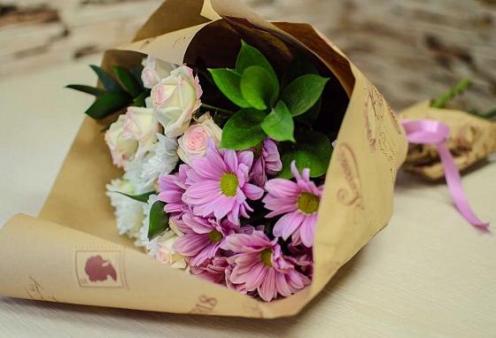 Букет цветов из: Розы и Хризантемы в Нижнем Куранахе